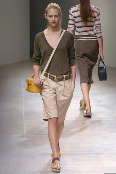 Look 12